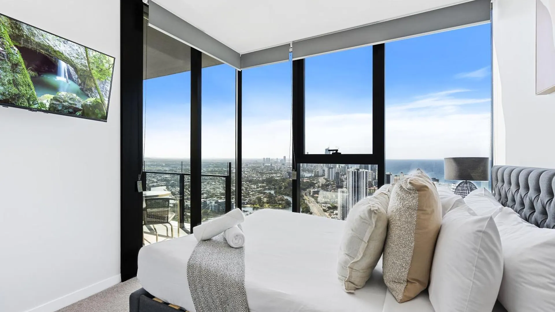 2 Bedroom 1 Bathroom Private Apartments At Casino - Paid Parking Only Gold Coast