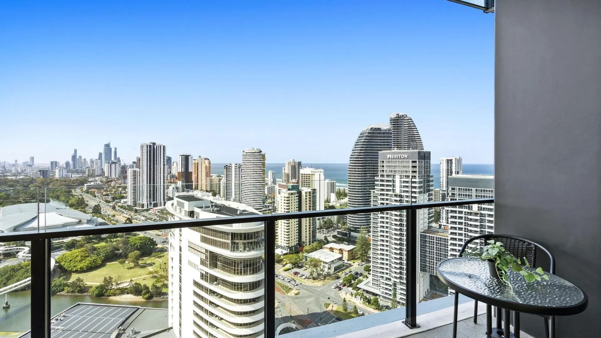 2 Bedroom 1 Bathroom Private Apartments At Casino - Paid Parking Only Gold Coast