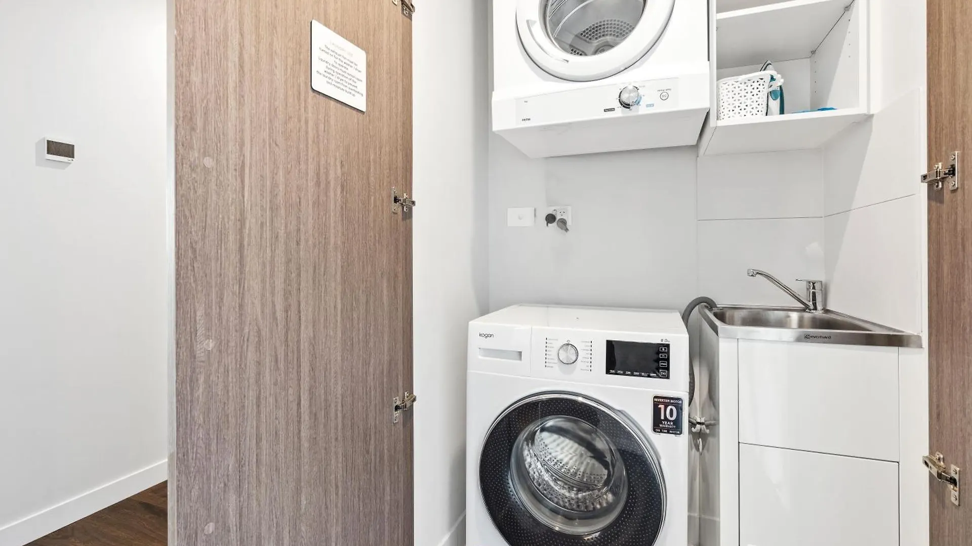 2 Bedroom 1 Bathroom Private Apartments At Casino - Paid Parking Only Gold Coast 0*,