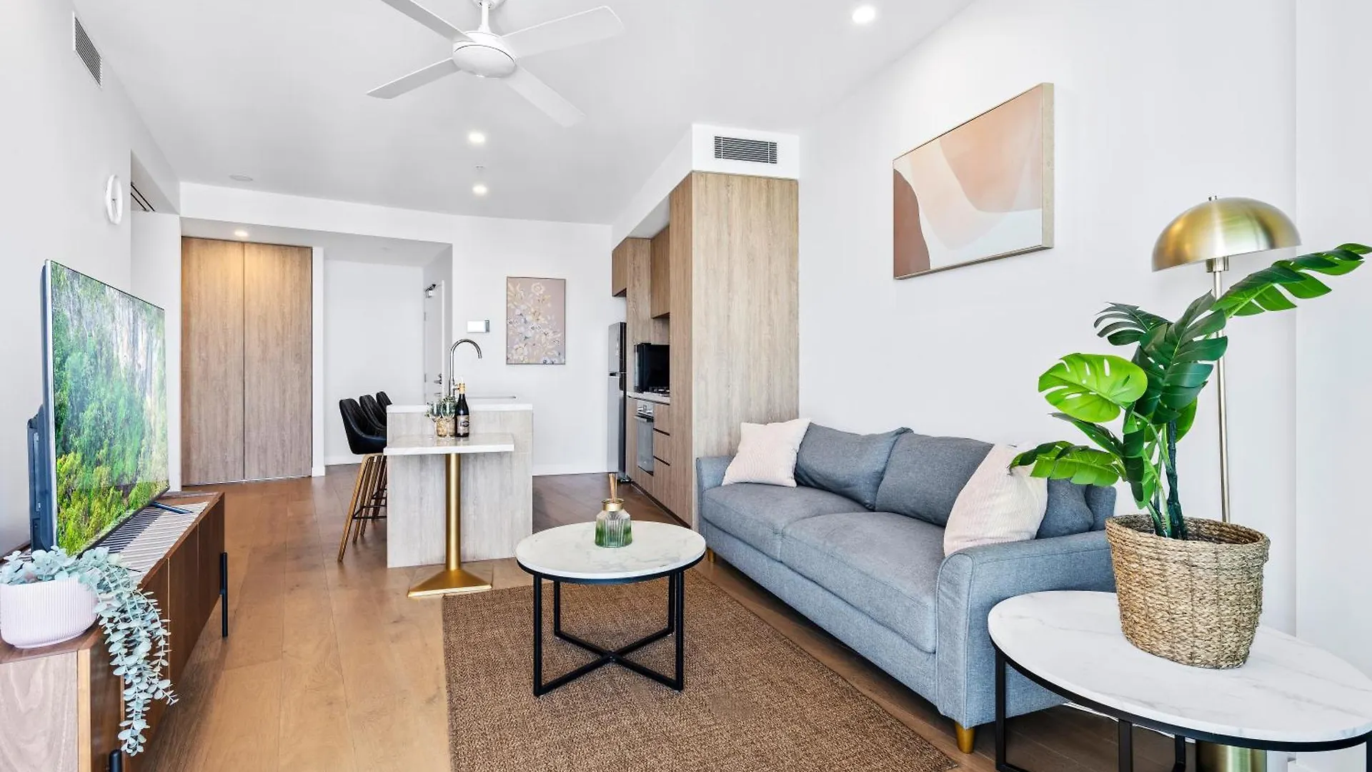 2 Bedroom 1 Bathroom Private Apartments At Casino - Paid Parking Only Gold Coast