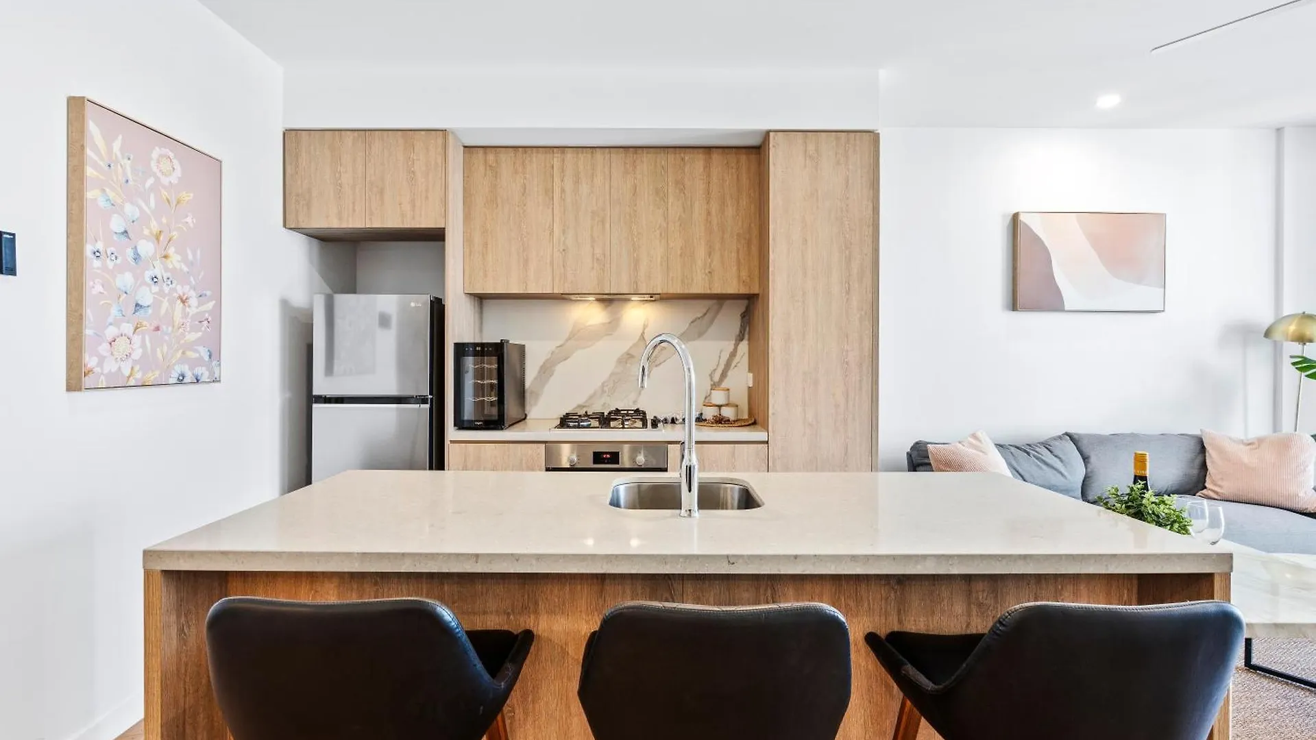 2 Bedroom 1 Bathroom Private Apartments At Casino - Paid Parking Only Gold Coast