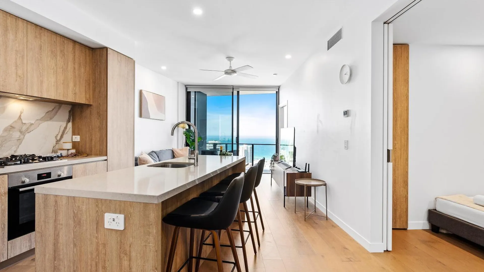 2 Bedroom 1 Bathroom Private Apartments At Casino - Paid Parking Only Gold Coast